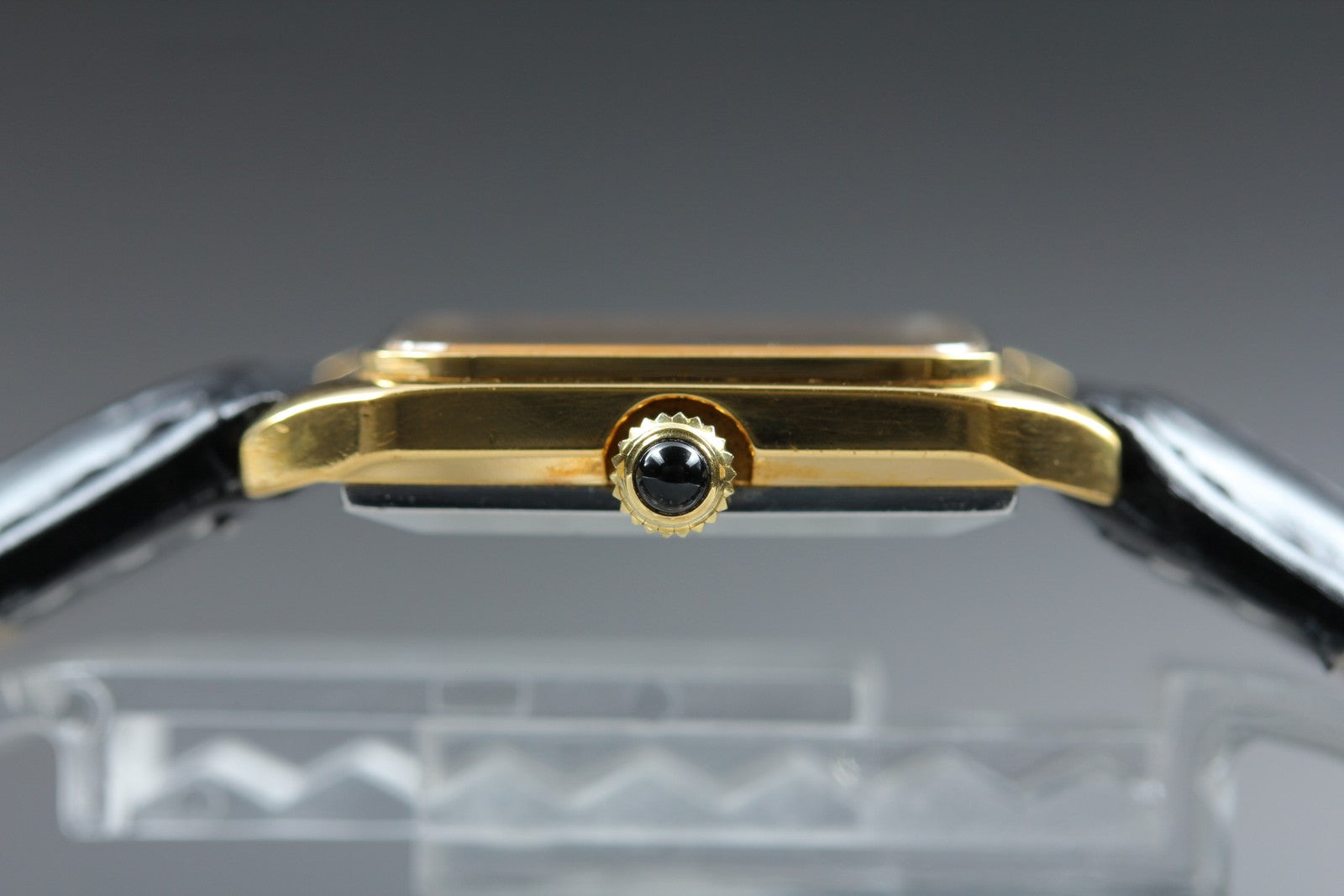 1978 Near MINT OMEGA De Ville 28mm 511.0504 Manual Gold Roman Dial Women Vintage