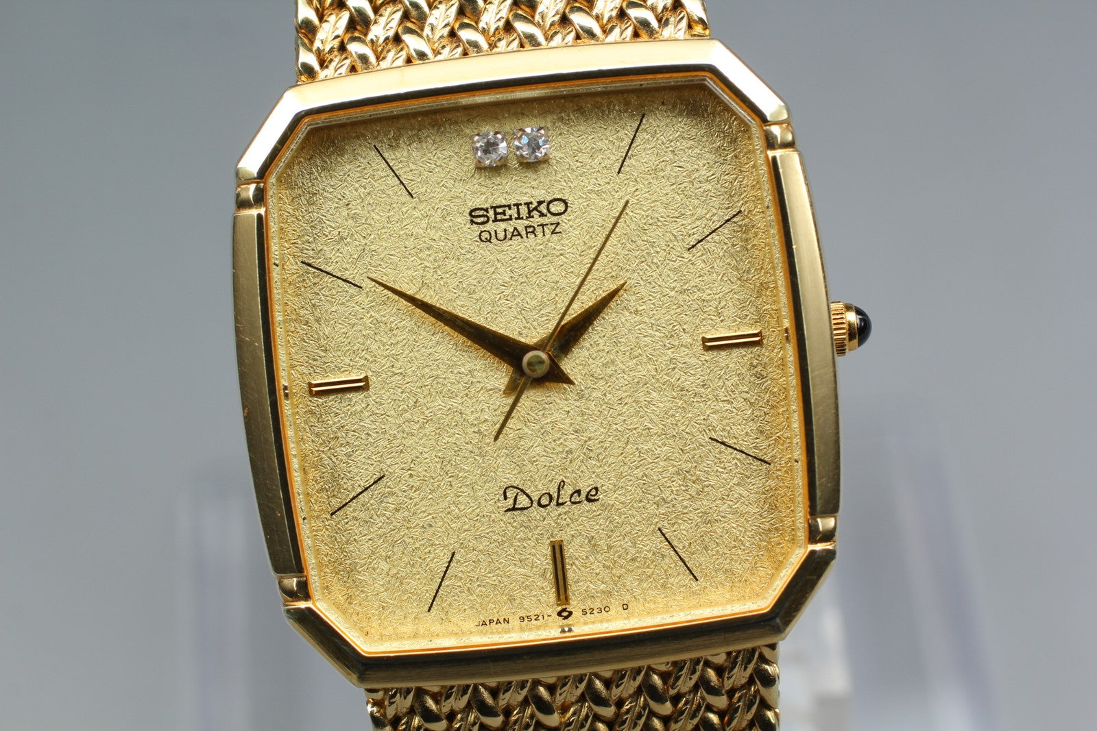 1984 Near MINT SEIKO Dolce 27mm 9521-5210 Quartz Gold 2P Diamond Men's Vintage