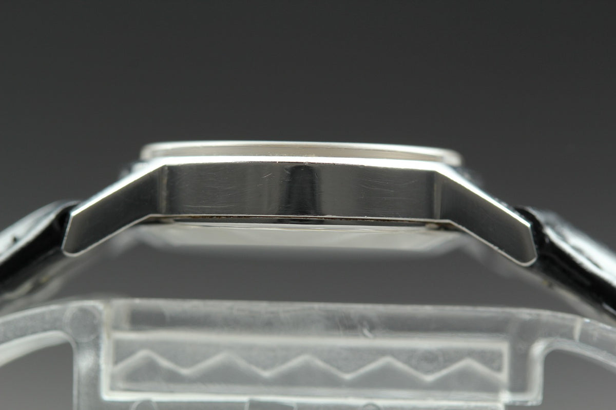 1977 Near MINT OMEGA De Ville 24mm 511.0508 Manual Silver Dial Women's Vintage