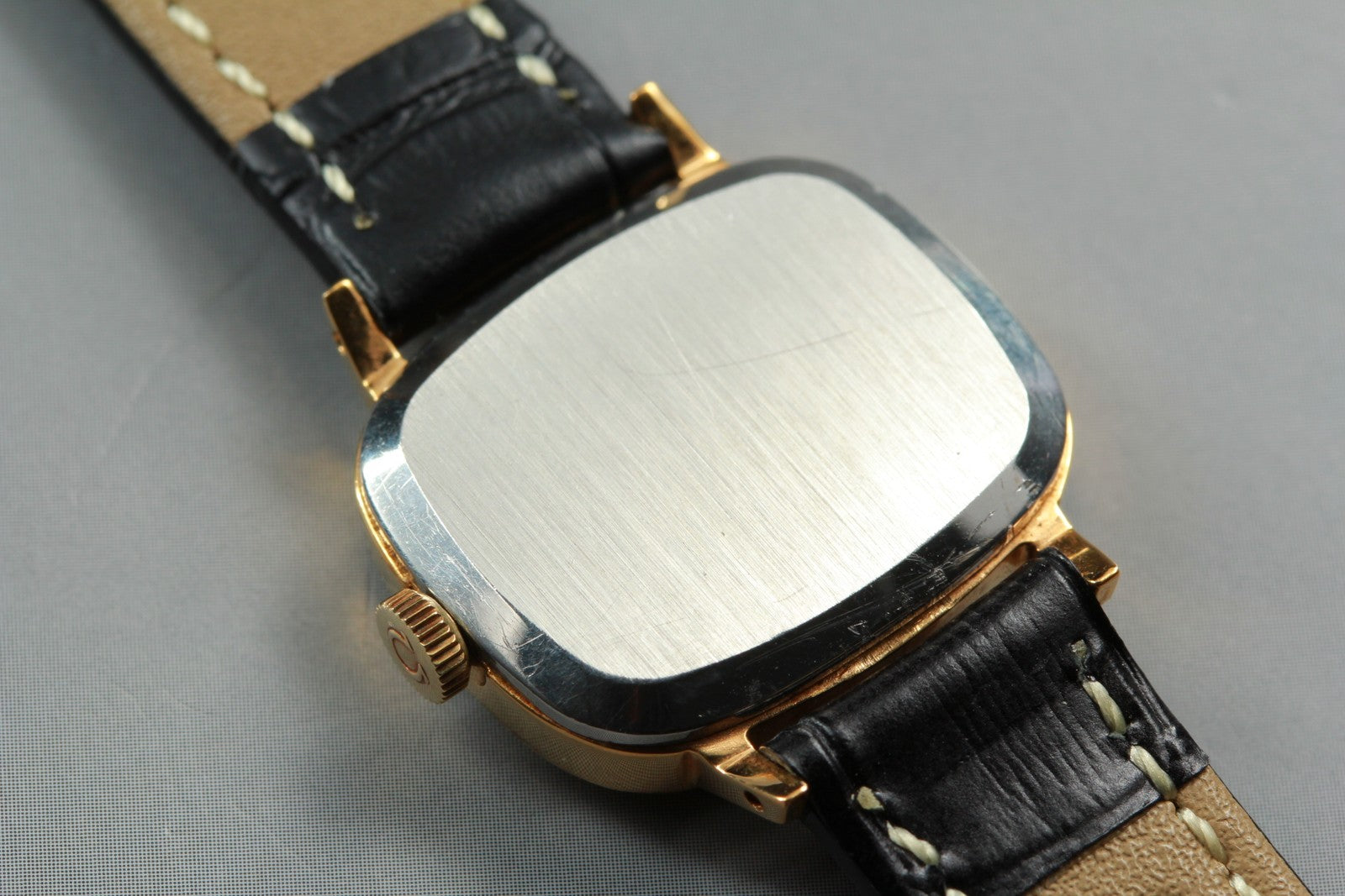 1978 Near MINT OMEGA De Ville 24mm 511.0413 Manual Gold Dial Women's Vintage