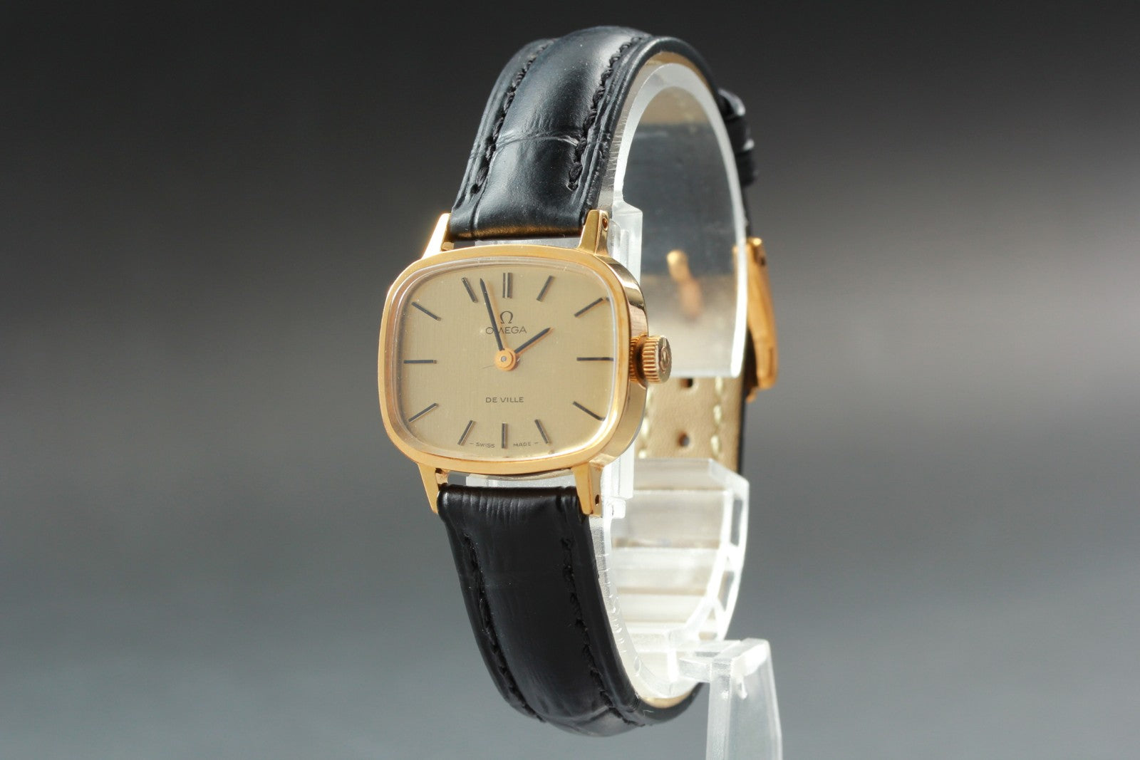 1978 Near MINT OMEGA De Ville 24mm 511.0413 Manual Gold Dial Women's Vintage