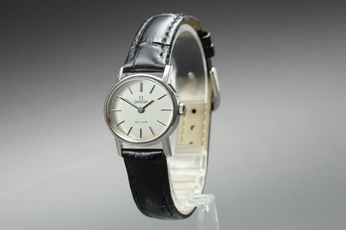 1977 Near MINT OMEGA De Ville 24mm 511.0508 Manual Silver Dial Women's Vintage