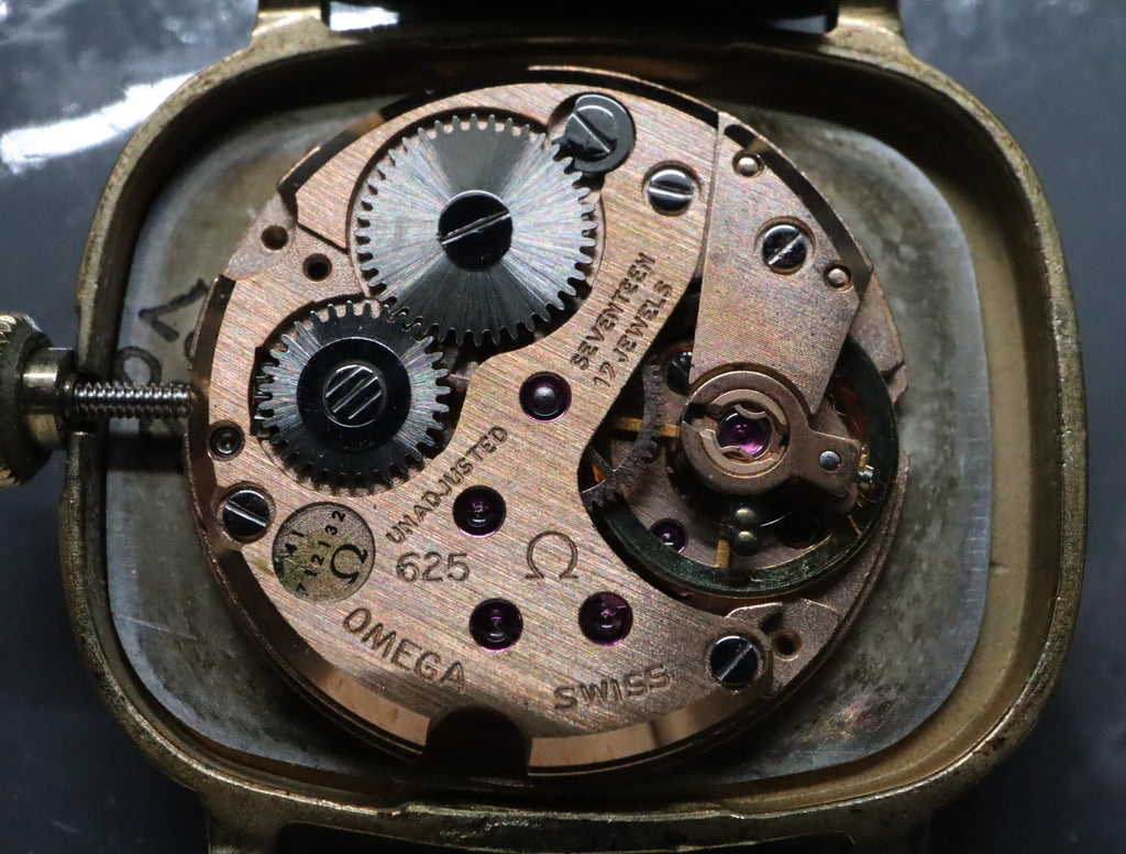 1978 Near MINT OMEGA De Ville 24mm 511.0413 Manual Gold Dial Women's Vintage