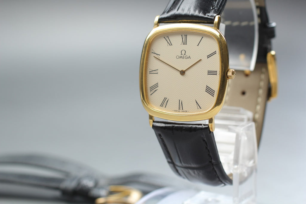 1988 Near MINT OMEGA De Ville 30mm 195.0077.2 Quartz Roman Dial Men's Vintage