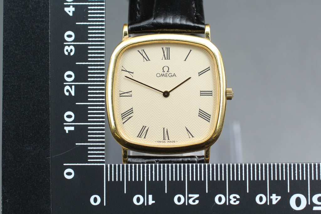 1988 Near MINT OMEGA De Ville 30mm 195.0077.2 Quartz Roman Dial Men's Vintage