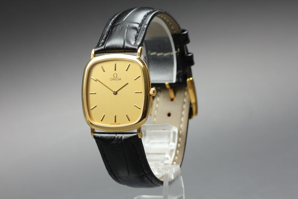 1989 Near MINT OMEGA De Ville 30mm 195.0077.2 Quartz Gold Dial Men's Vintage