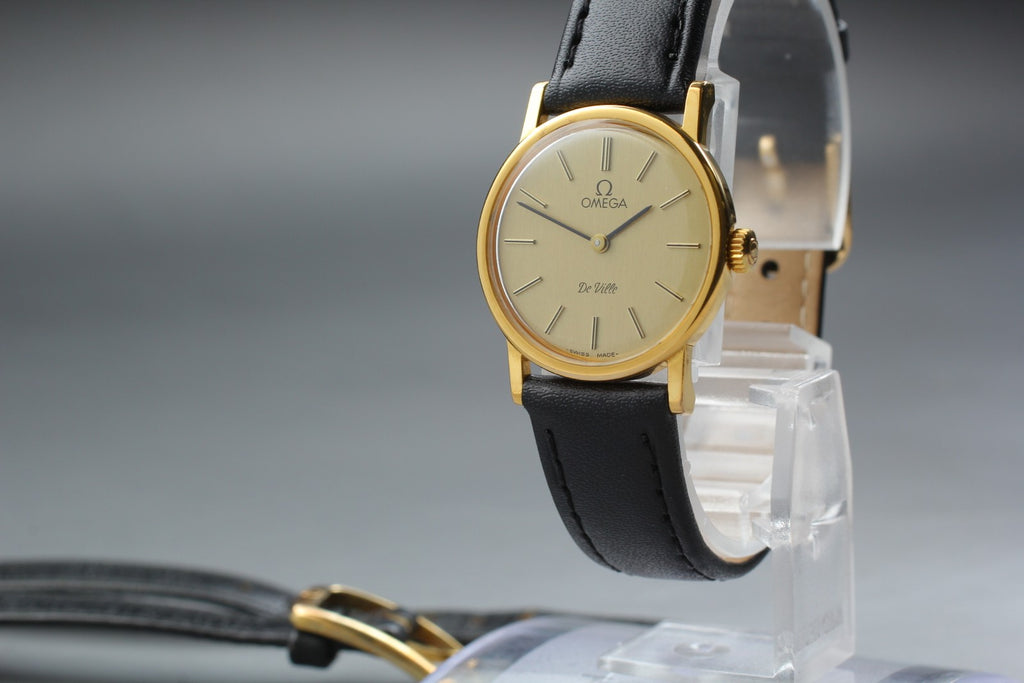1979 Near MINT OMEGA De Ville 25mm 511.0532 Manual Gold Dial Women's Vintage