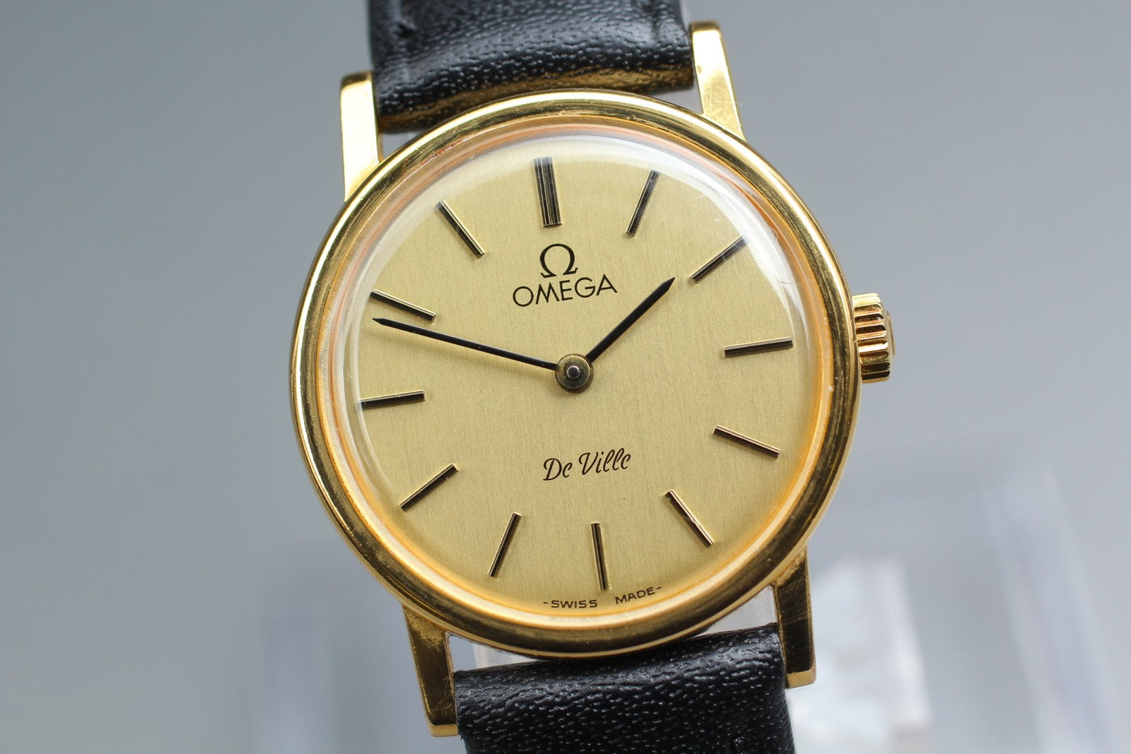 1979 Near MINT OMEGA De Ville 25mm 511.0532 Manual Gold Dial Women's Vintage