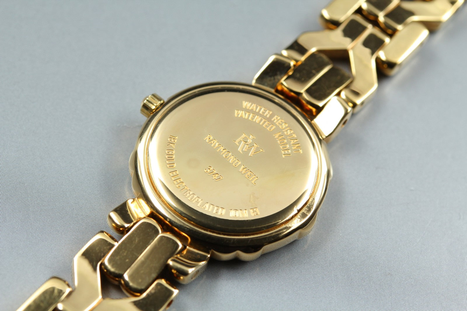 Near MINT Raymond Weil Geneve 3747 24mm Quartz White Roman Dial Women's Vintage