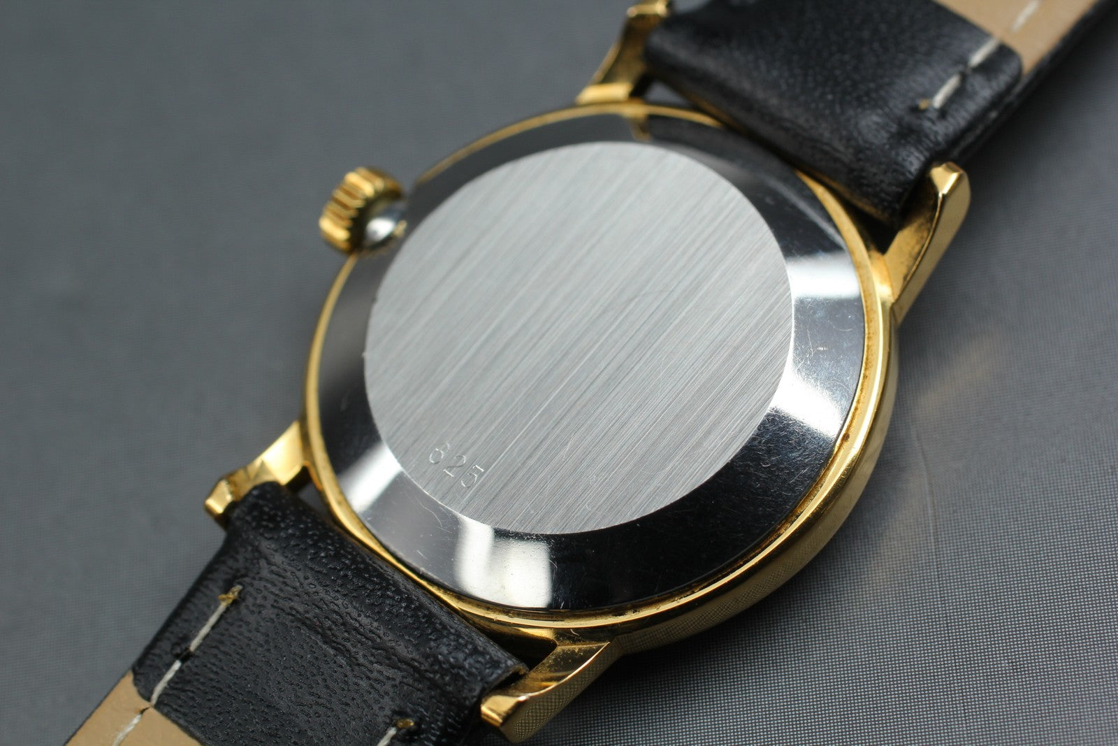 1979 Near MINT OMEGA De Ville 25mm 511.0532 Manual Gold Dial Women's Vintage