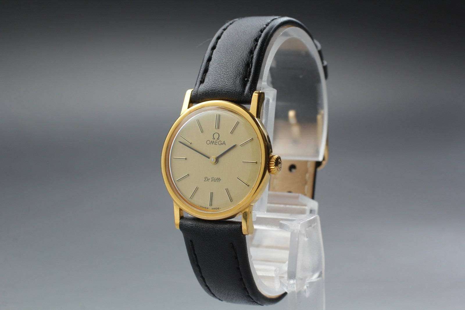 1979 Near MINT OMEGA De Ville 25mm 511.0532 Manual Gold Dial Women's Vintage