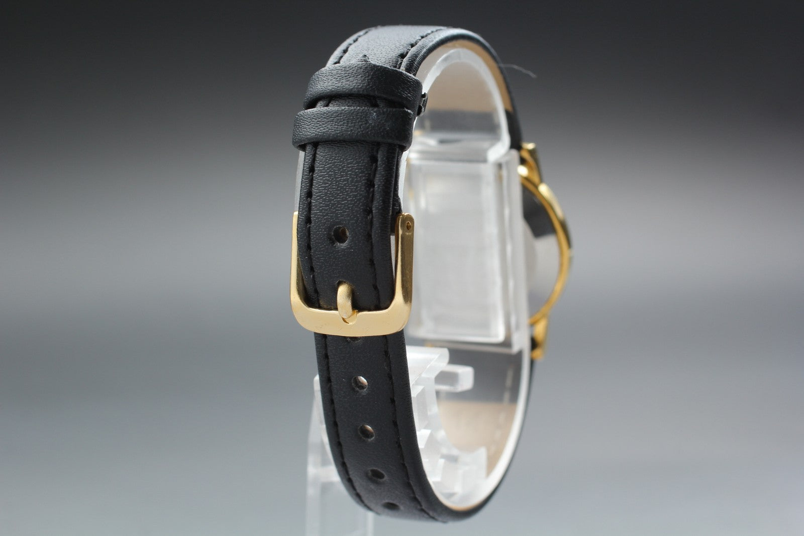 1979 Near MINT OMEGA De Ville 25mm 511.0532 Manual Gold Dial Women's Vintage