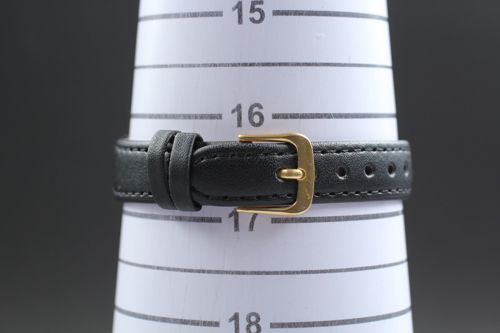 1979 Near MINT OMEGA De Ville 25mm 511.0532 Manual Gold Dial Women's Vintage