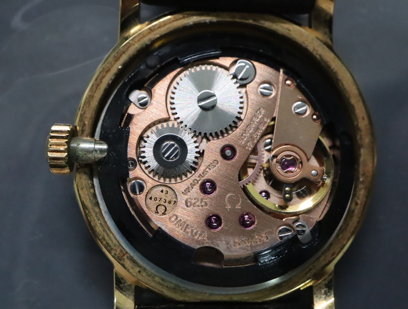 1979 Near MINT OMEGA De Ville 25mm 511.0532 Manual Gold Dial Women's Vintage
