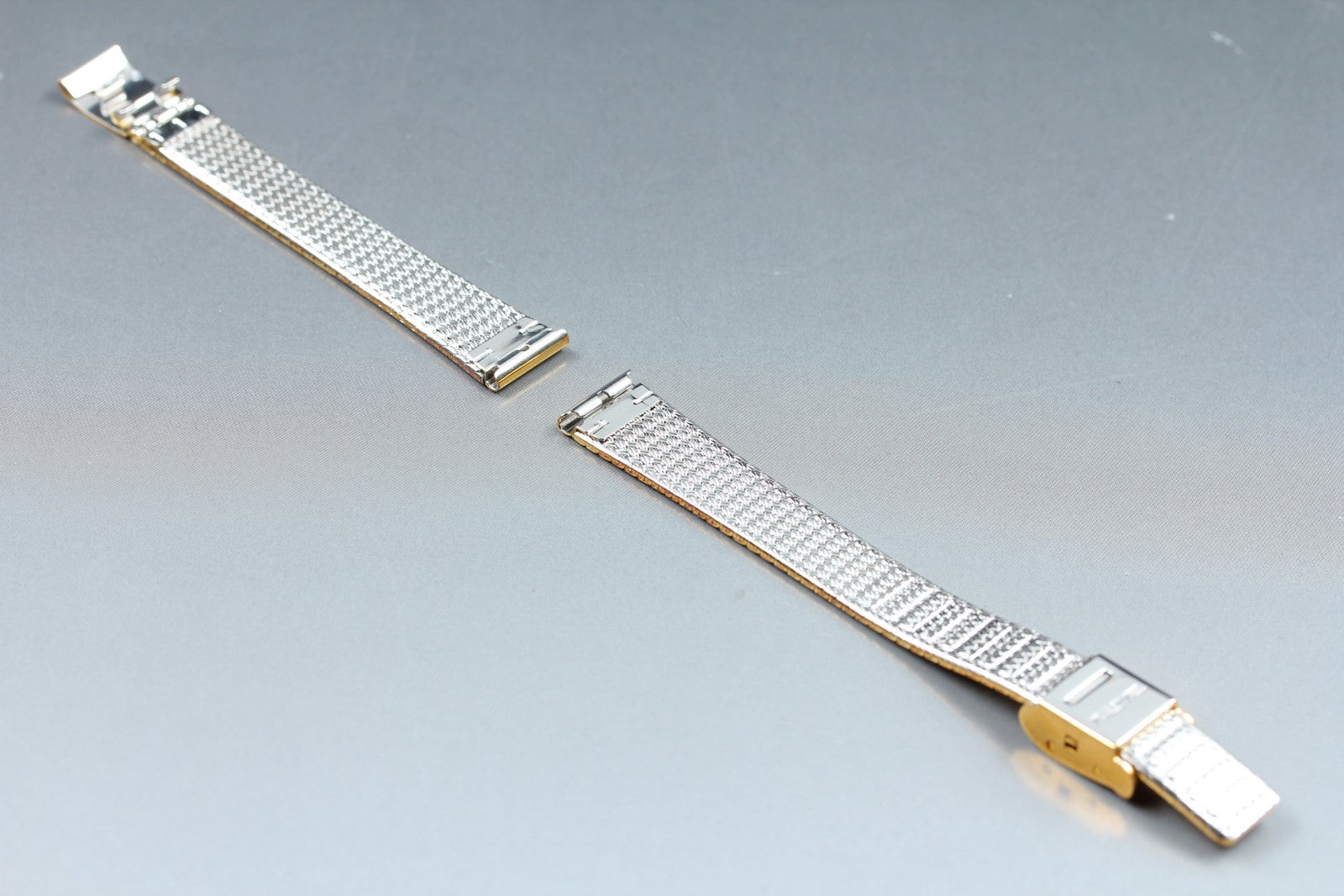 Near MINT OMEGA Milanese/Mesh Band 12mm Stainless Gold Plated Women's Vintage