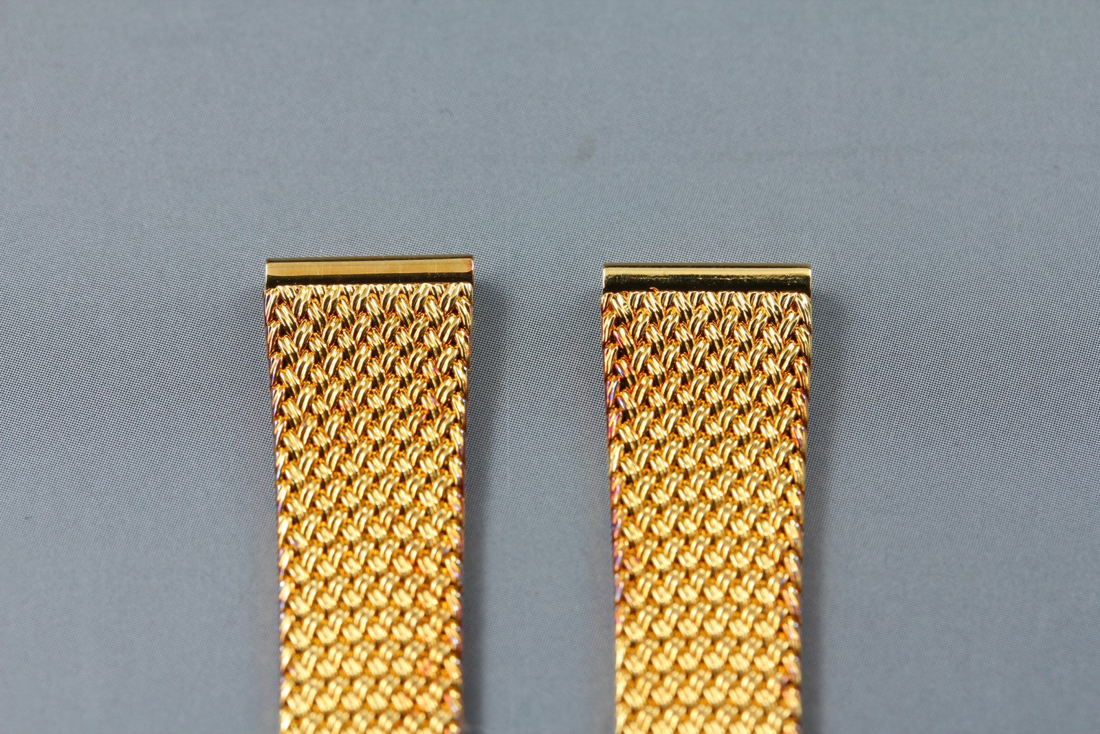 Near MINT OMEGA Milanese/Mesh Band 12mm Stainless Gold Plated Women's Vintage