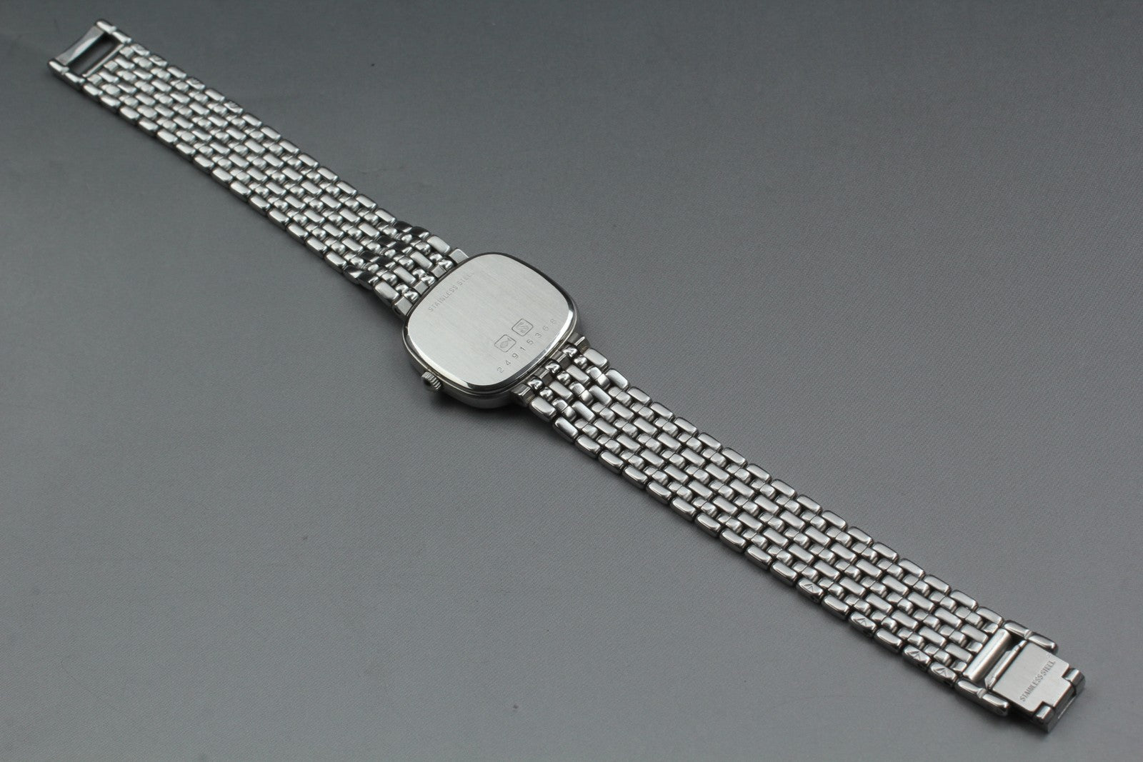 Near MINT Longines 153 3417 21mm Quartz Silver Roman Dial Women's Watch Vintage