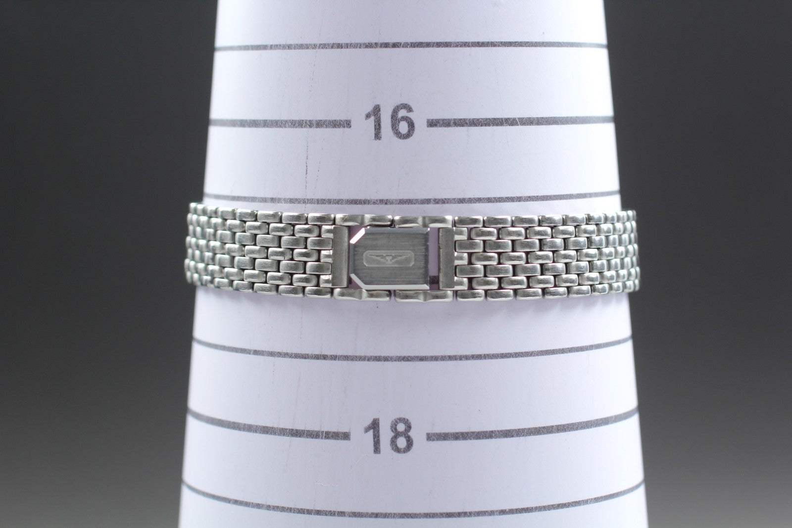 Near MINT Longines 153 3417 21mm Quartz Silver Roman Dial Women's Watch Vintage
