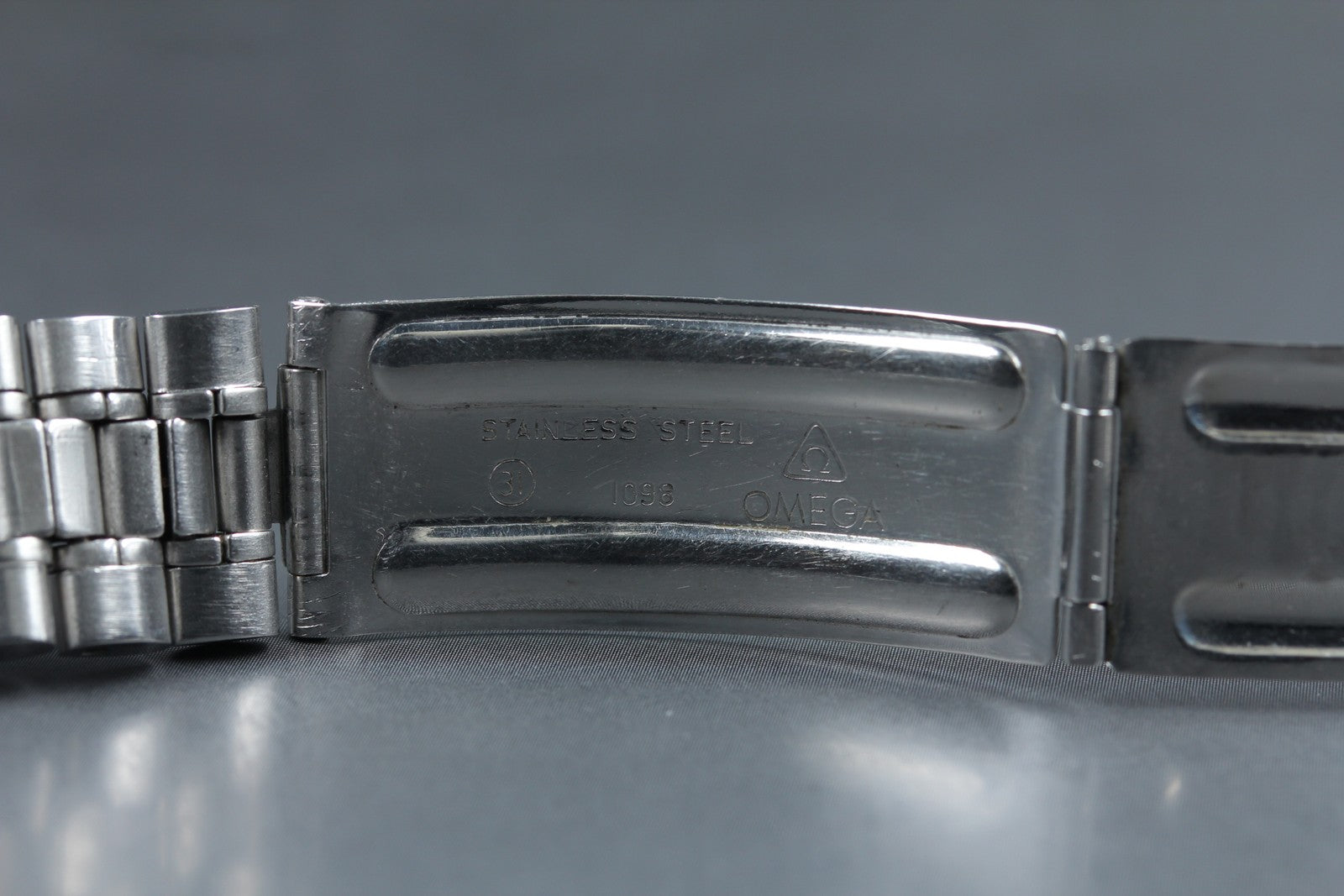 Near MINT OMEGA Bracelet FF526/1098 19mm Stainless steel Silver Men's Vintage