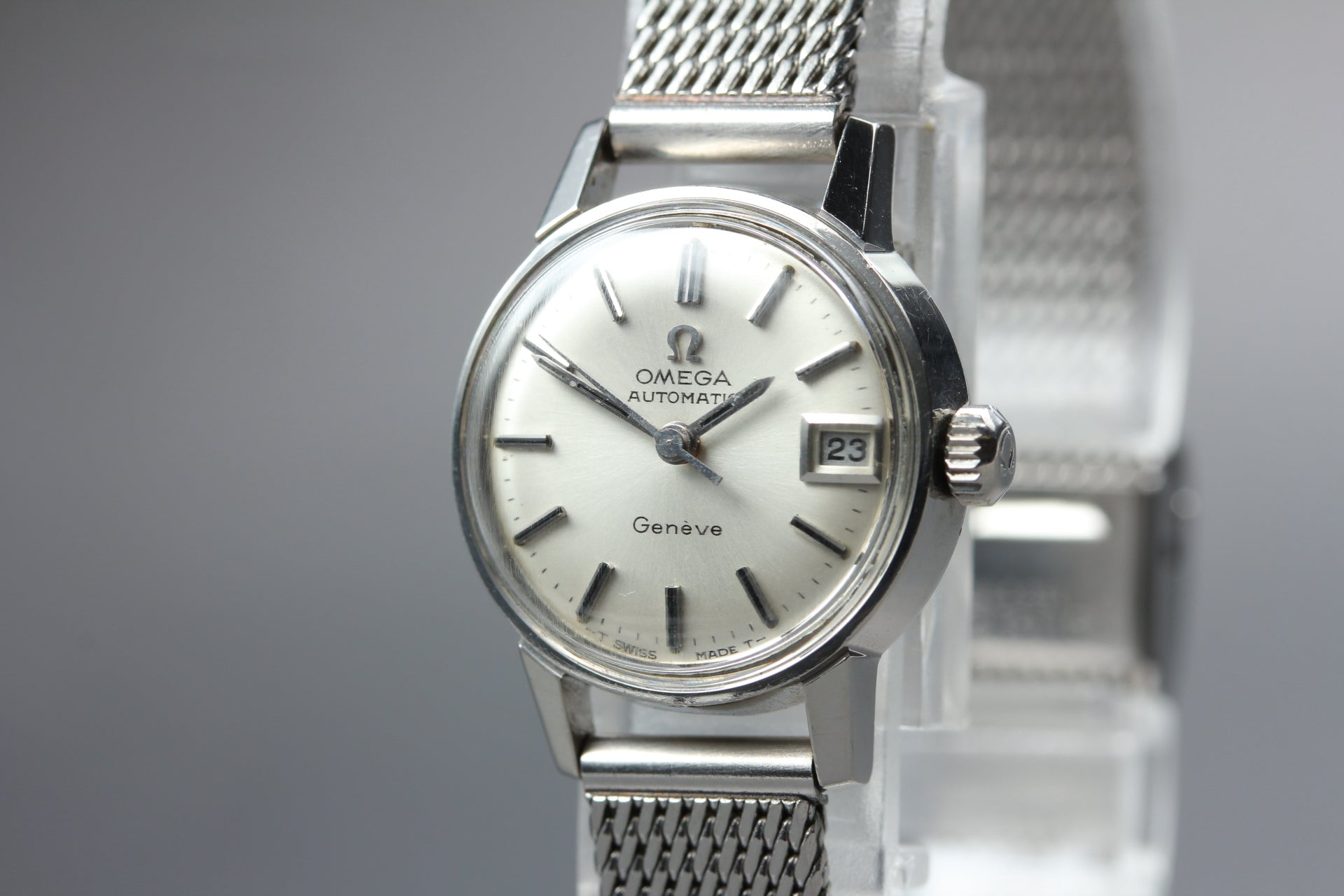 1969 Near MINT OMEGA Geneve 21mm 566.002 Automatic Silver Dial Women's Vintage