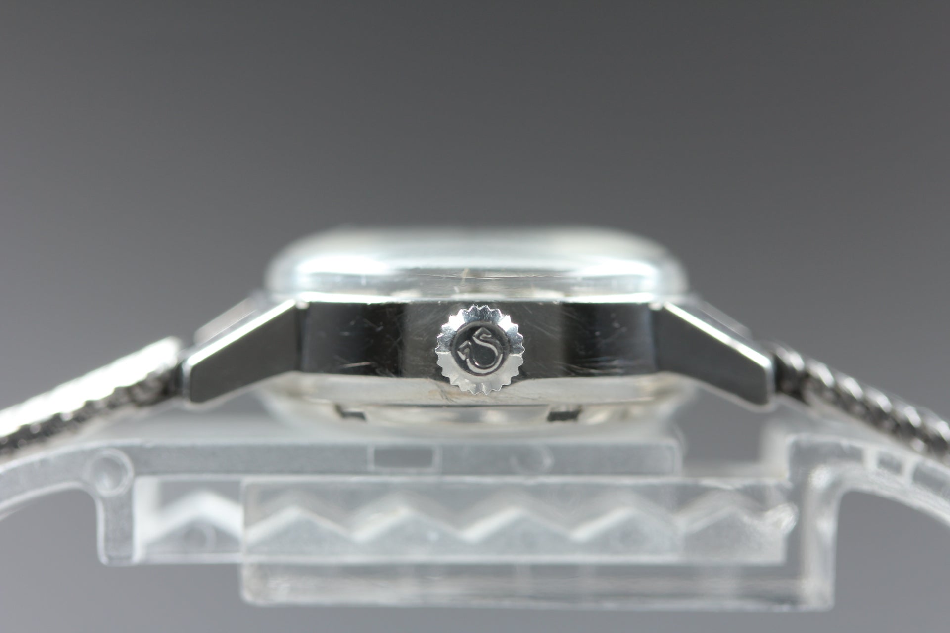 1969 Near MINT OMEGA Geneve 21mm 566.002 Automatic Silver Dial Women's Vintage