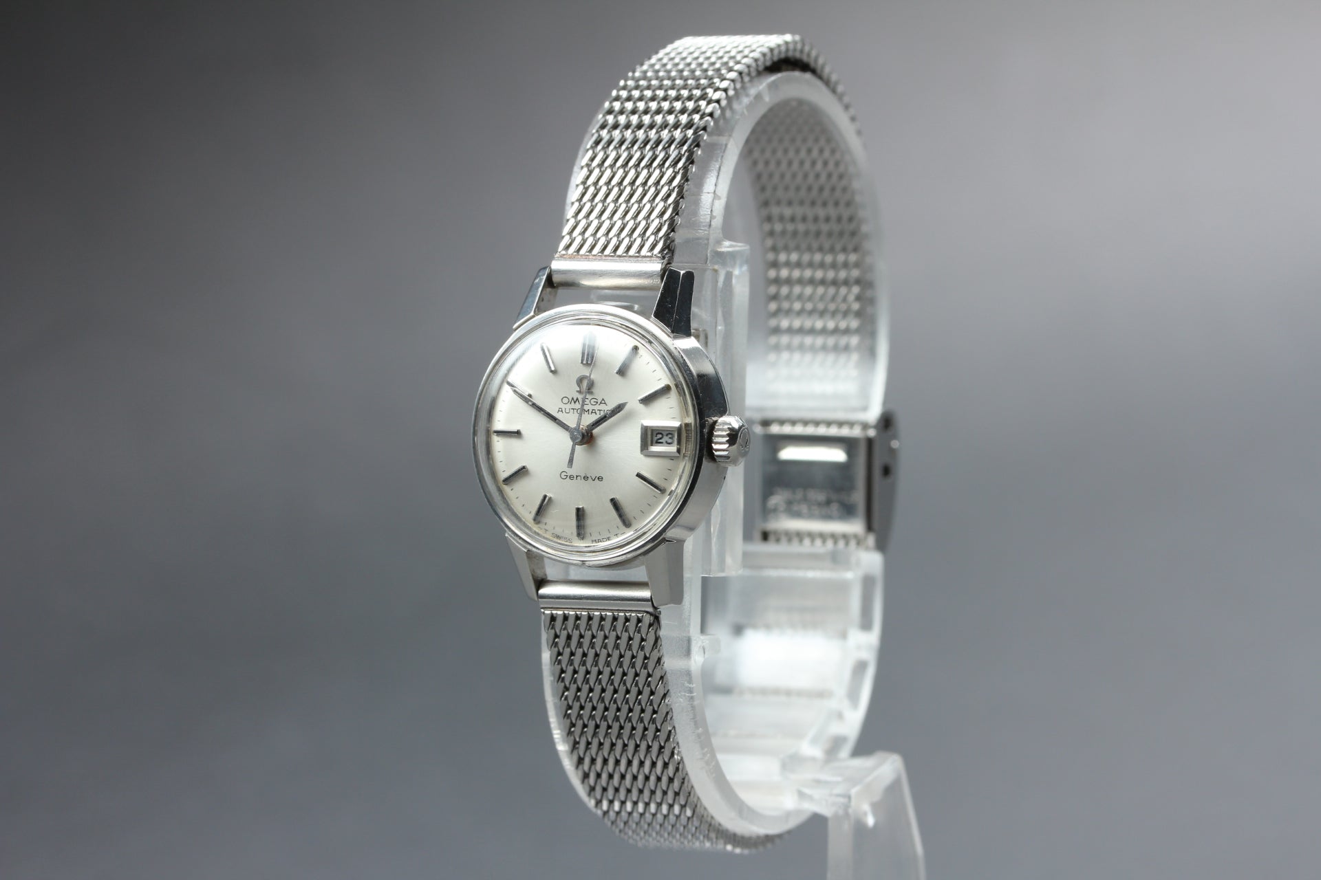 1969 Near MINT OMEGA Geneve 21mm 566.002 Automatic Silver Dial Women's Vintage