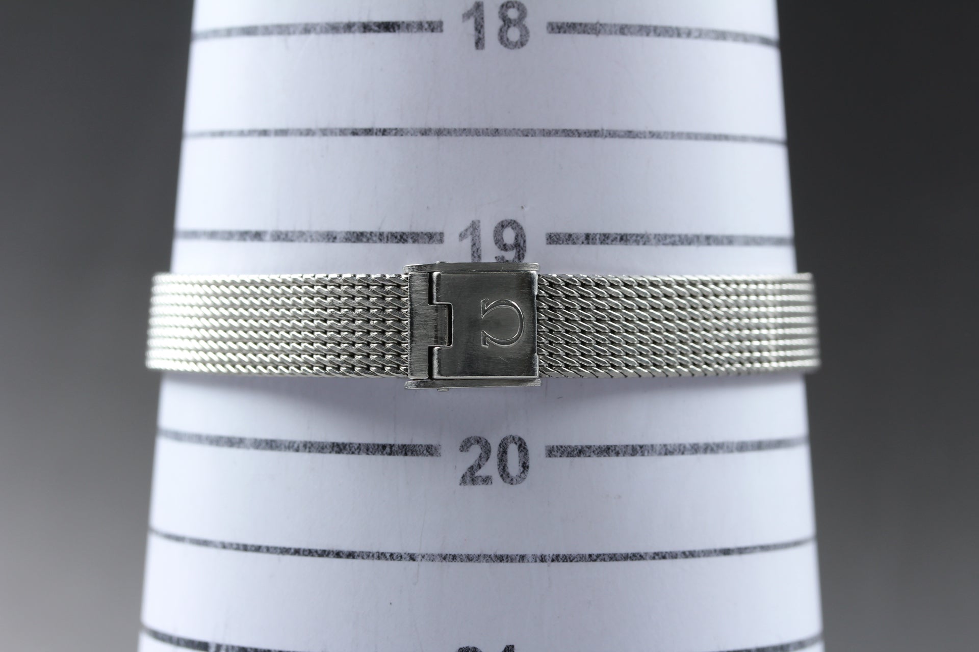 1969 Near MINT OMEGA Geneve 21mm 566.002 Automatic Silver Dial Women's Vintage