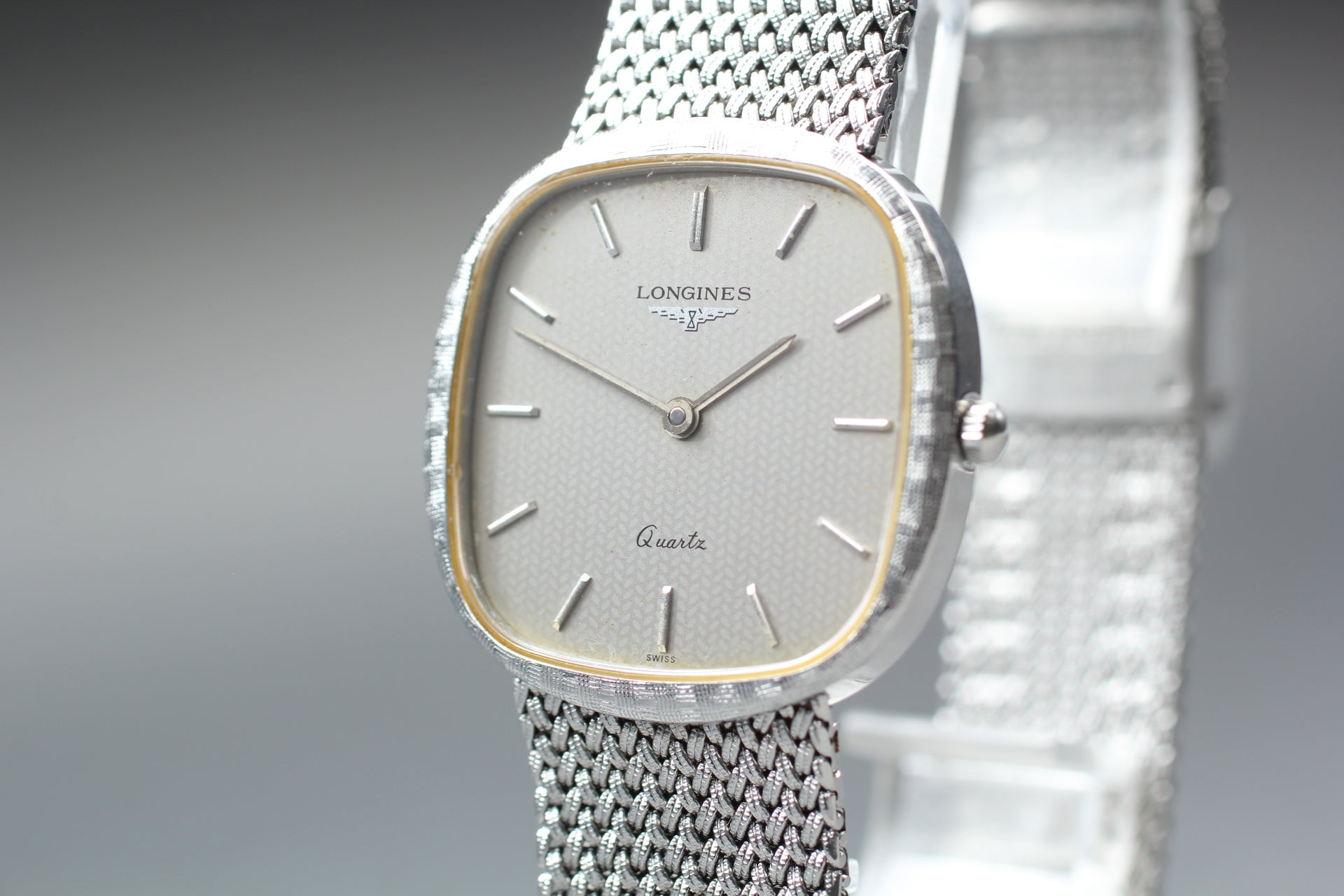 Near MINT Longines 976 3386 30mm Quartz L976.2 Silver Dial Men's Watch Vintage