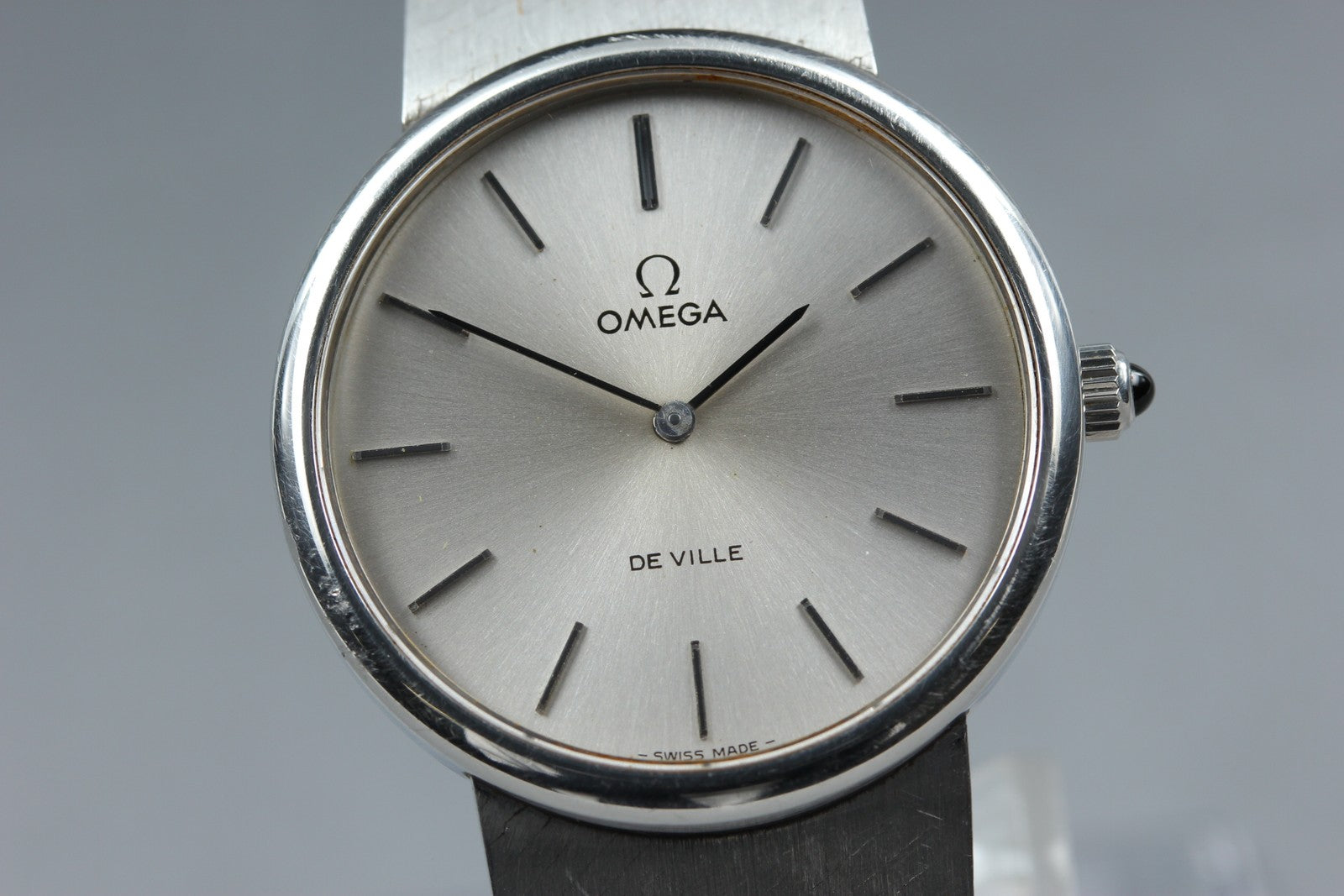 1978 Near MINT OMEGA De Ville 33mm 111.0143 Manual Silver Dial Men's Vintage