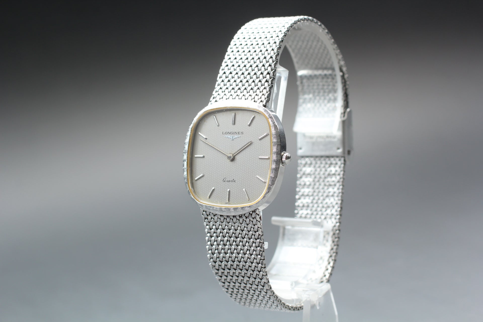 Near MINT Longines 976 3386 30mm Quartz L976.2 Silver Dial Men's Watch Vintage