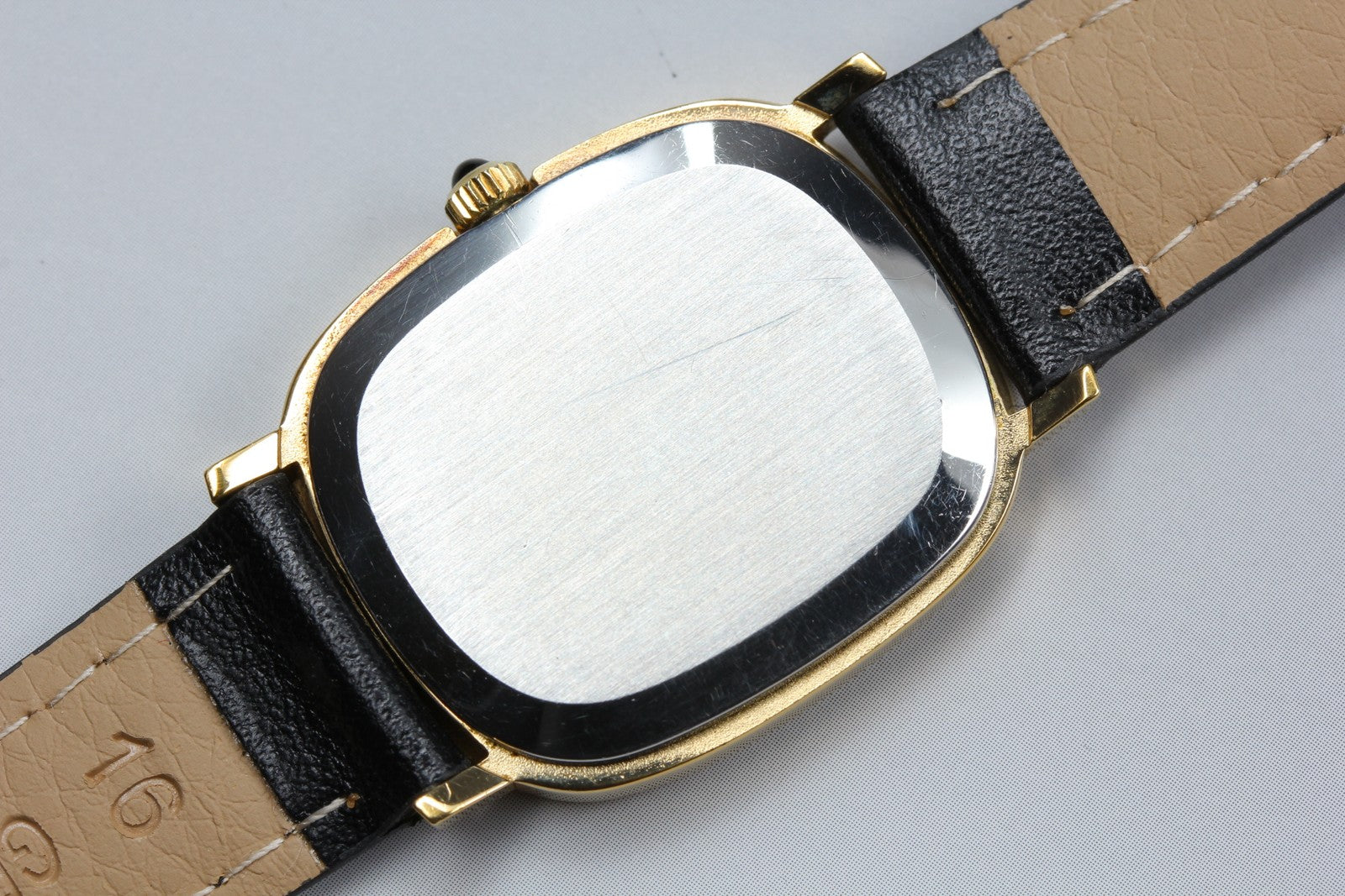 1976 Near MINT OMEGA De Ville 27mm 511.0472 Manual Wind Gold Dial Unisex Vintage