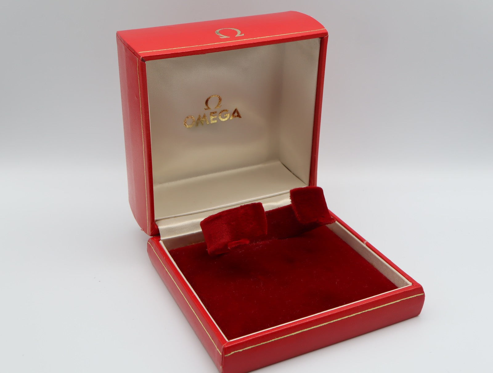 Near MINT OMEGA Vintage Red Watch Box Genuine Case Only From JAPAN $2541
