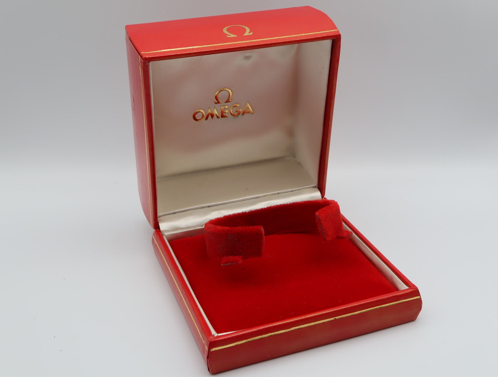 Near MINT OMEGA Vintage Red Watch Box Genuine Case Only From JAPAN #2543