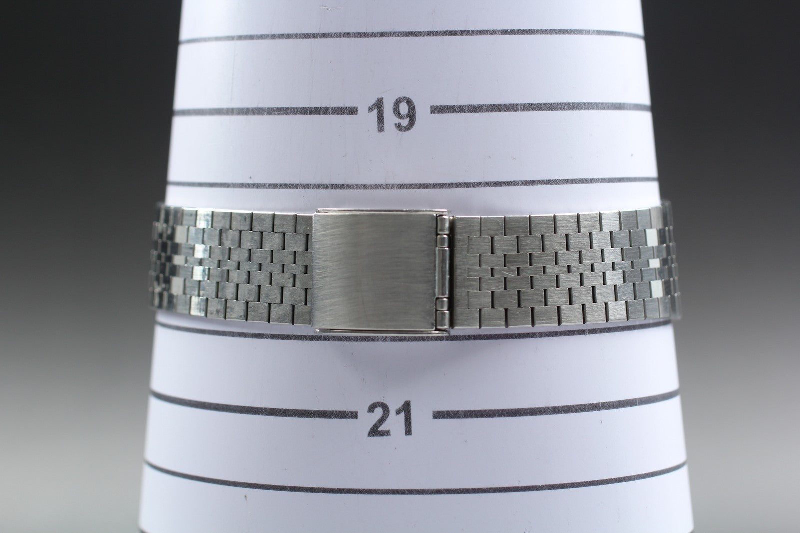1987 Near MINT SEIKO Majesta 31mm 9063-501A Quartz Silver Dial Men's Vintage