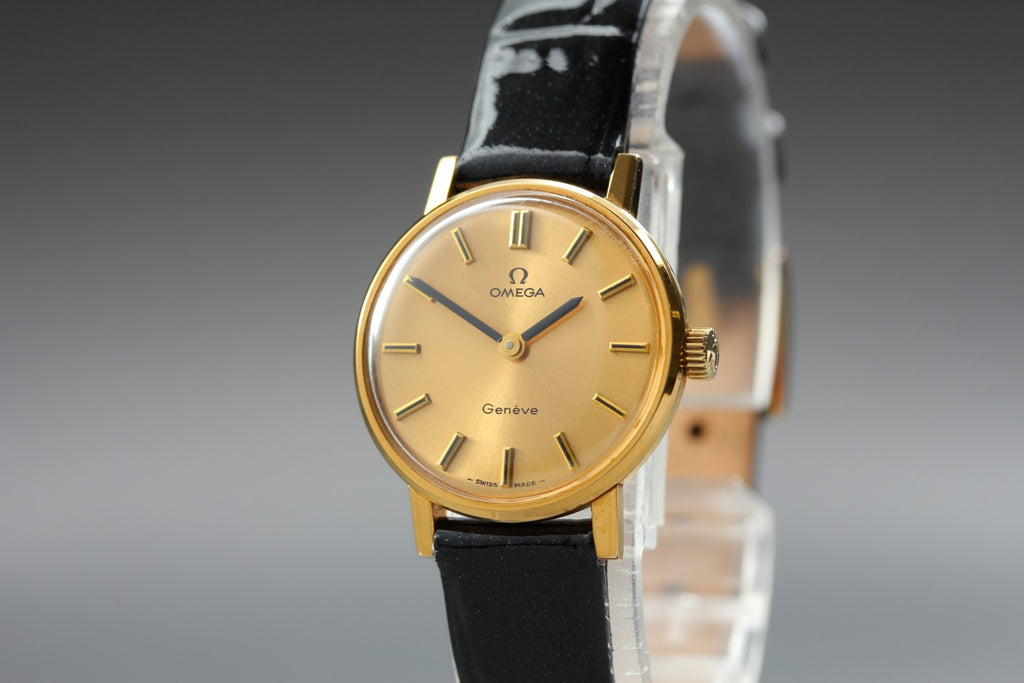 1972 Near MINT OMEGA Geneve 23mm 511.409 Manual Wind Gold Dial Women's Vintage