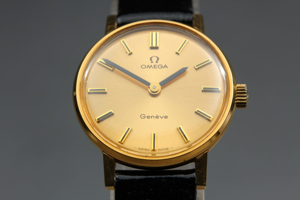 1972 Near MINT OMEGA Geneve 23mm 511.409 Manual Wind Gold Dial Women's Vintage