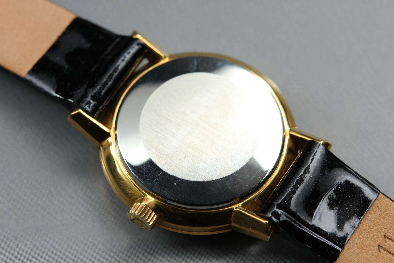 1972 Near MINT OMEGA Geneve 23mm 511.409 Manual Wind Gold Dial Women's Vintage