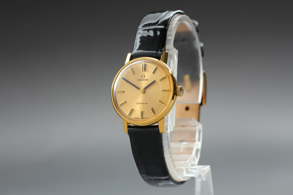 1972 Near MINT OMEGA Geneve 23mm 511.409 Manual Wind Gold Dial Women's Vintage