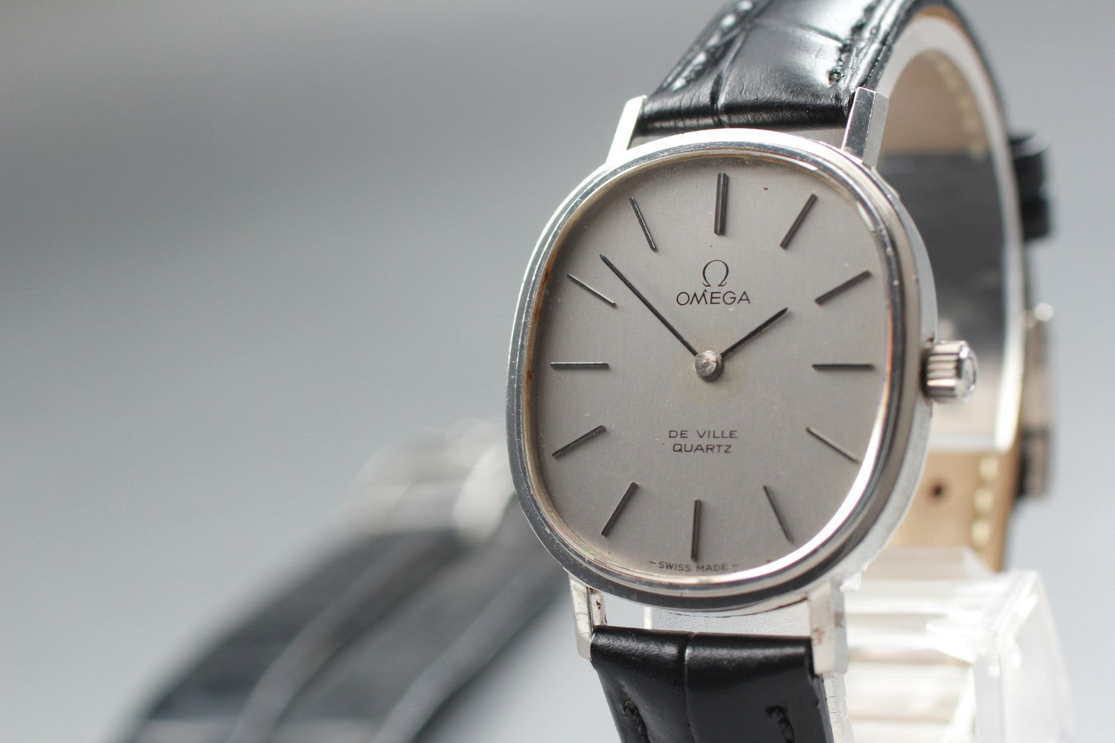 1978 Near MINT OMEGA De Ville 191.0046 29mm Quartz Silver Dial Men's Vintage