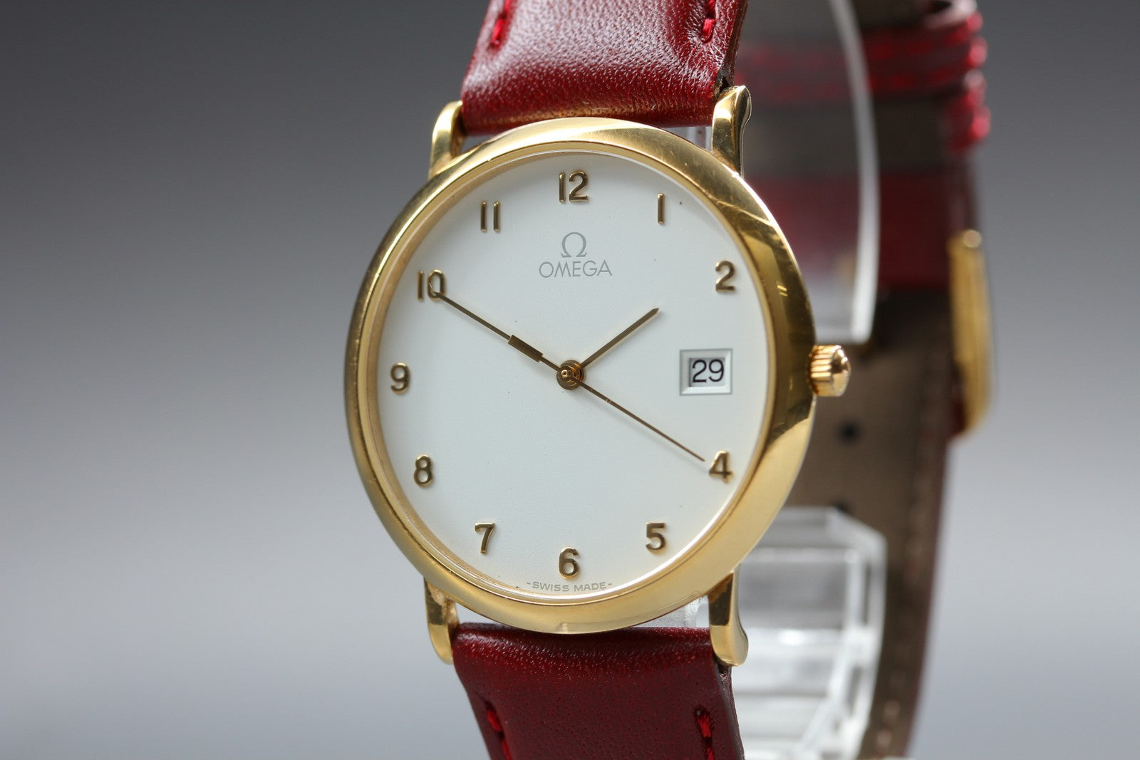1989 Near MINT OMEGA De Ville 32mm 196.0312.1 Quartz White Arabic Men's Vintage