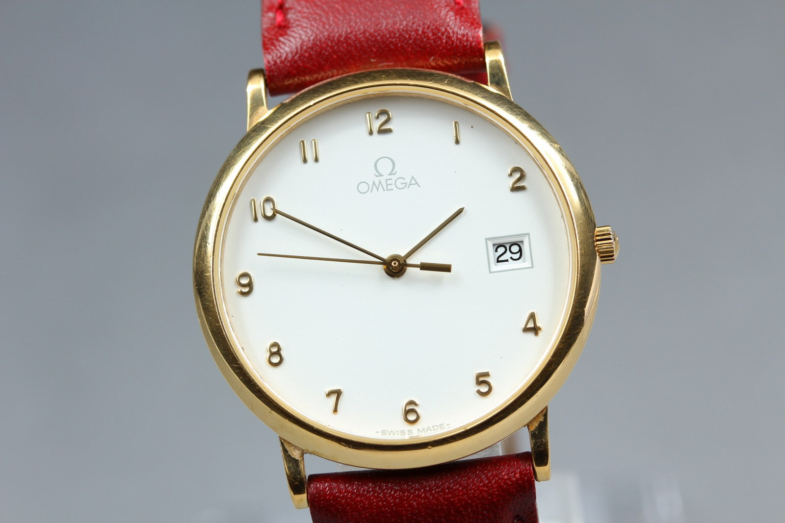 1989 Near MINT OMEGA De Ville 32mm 196.0312.1 Quartz White Arabic Men's Vintage