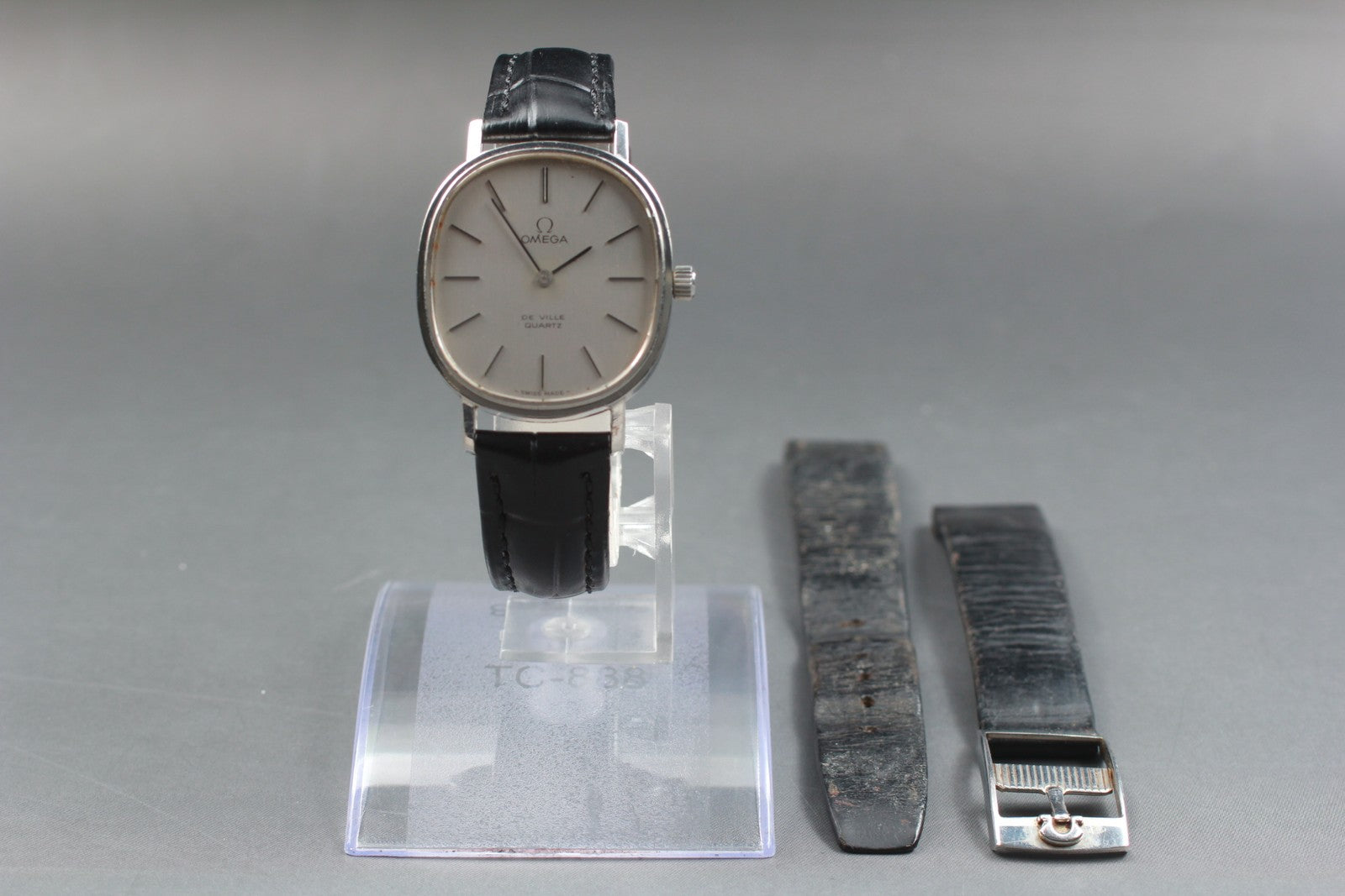 1978 Near MINT OMEGA De Ville 191.0046 29mm Quartz Silver Dial Men's Vintage