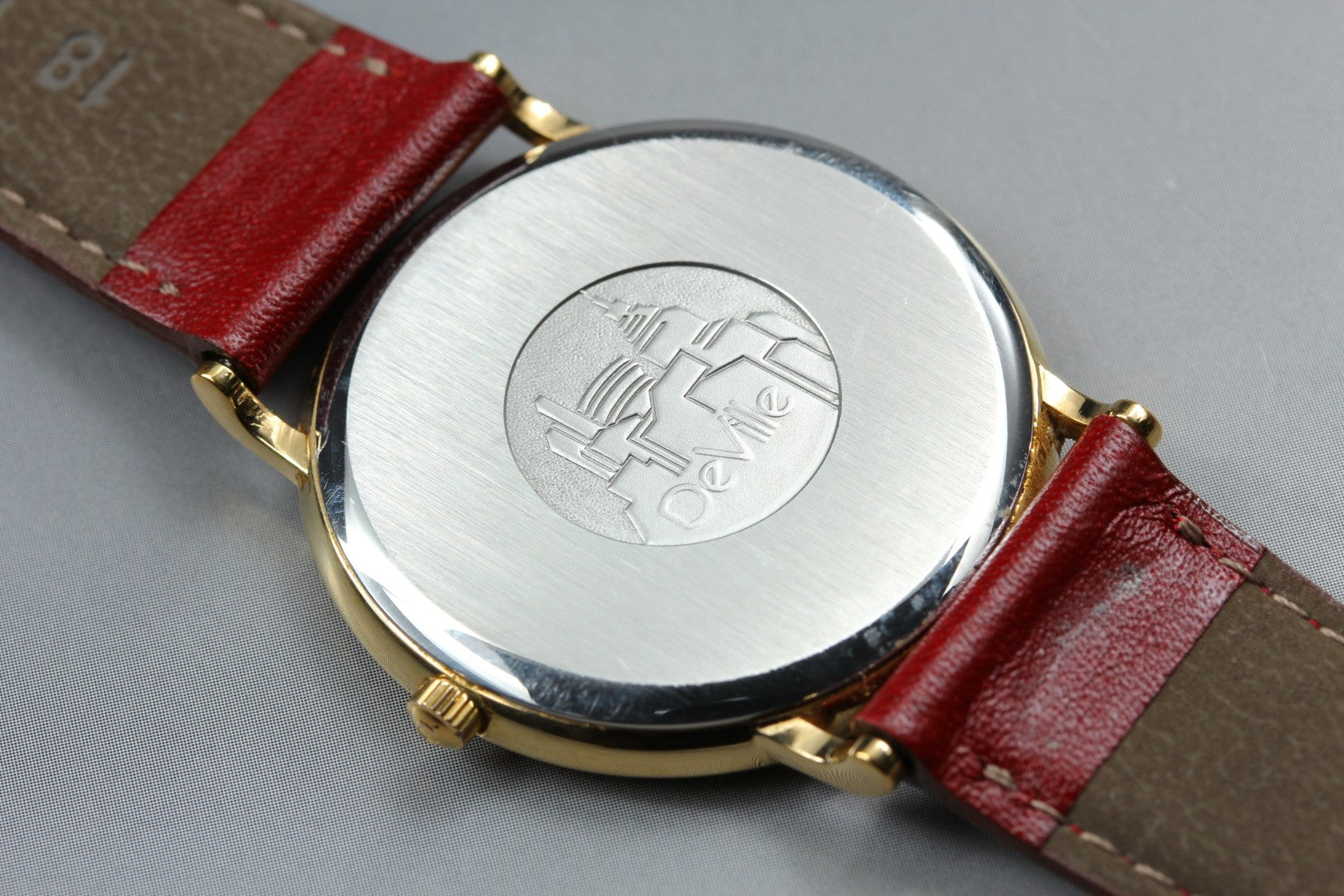 1989 Near MINT OMEGA De Ville 32mm 196.0312.1 Quartz White Arabic Men's Vintage