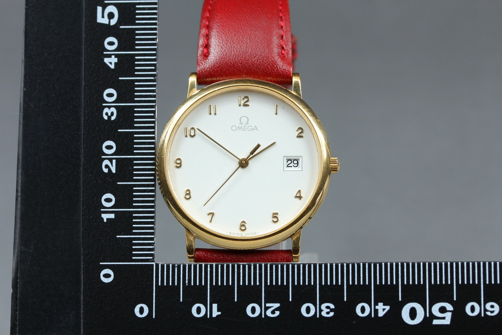 1989 Near MINT OMEGA De Ville 32mm 196.0312.1 Quartz White Arabic Men's Vintage