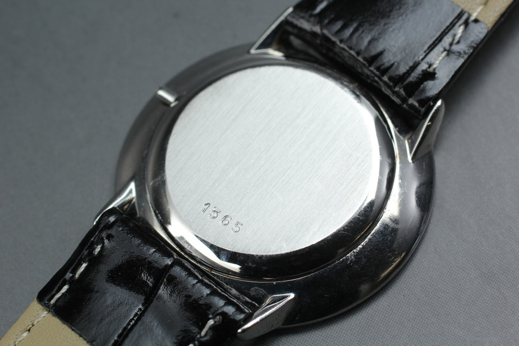1981 Near MINT OMEGA De Ville 33mm 191.0106 Quartz Black Roman Dial Men Vintage