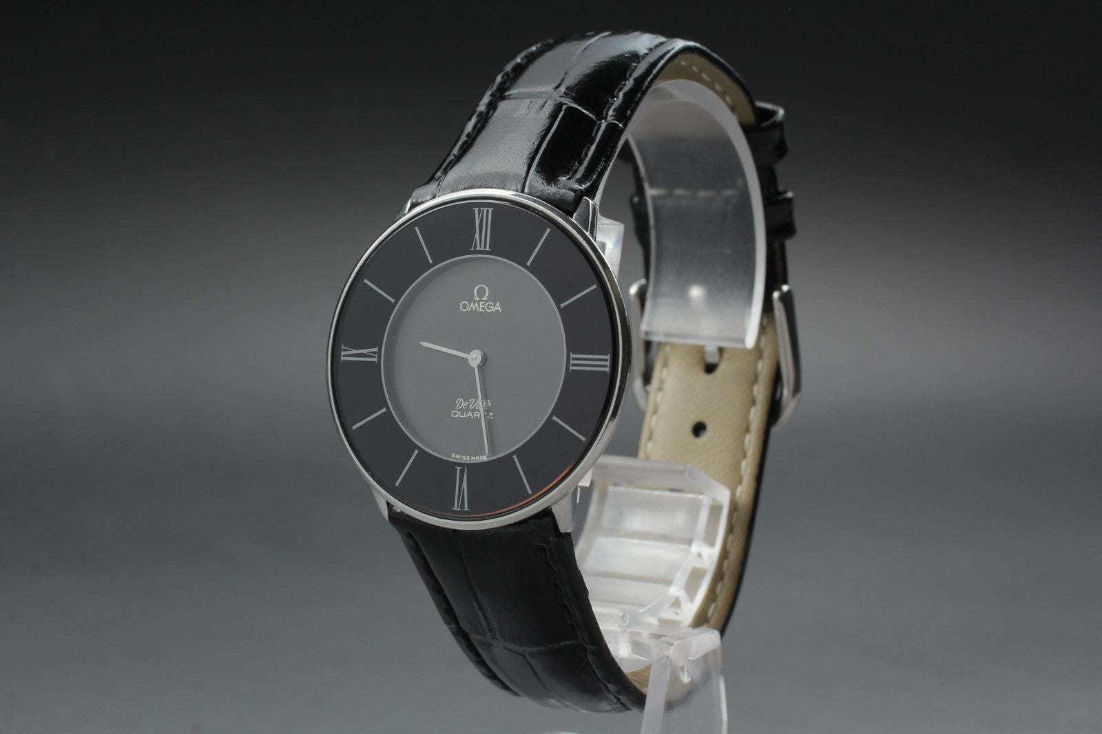 1981 Near MINT OMEGA De Ville 33mm 191.0106 Quartz Black Roman Dial Men Vintage