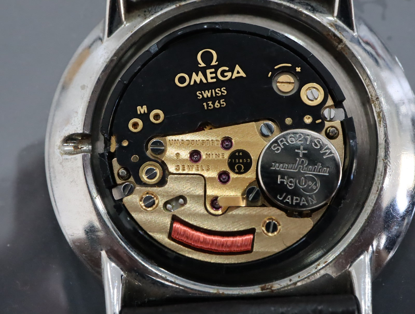 1981 Near MINT OMEGA De Ville 33mm 191.0106 Quartz Black Roman Dial Men Vintage