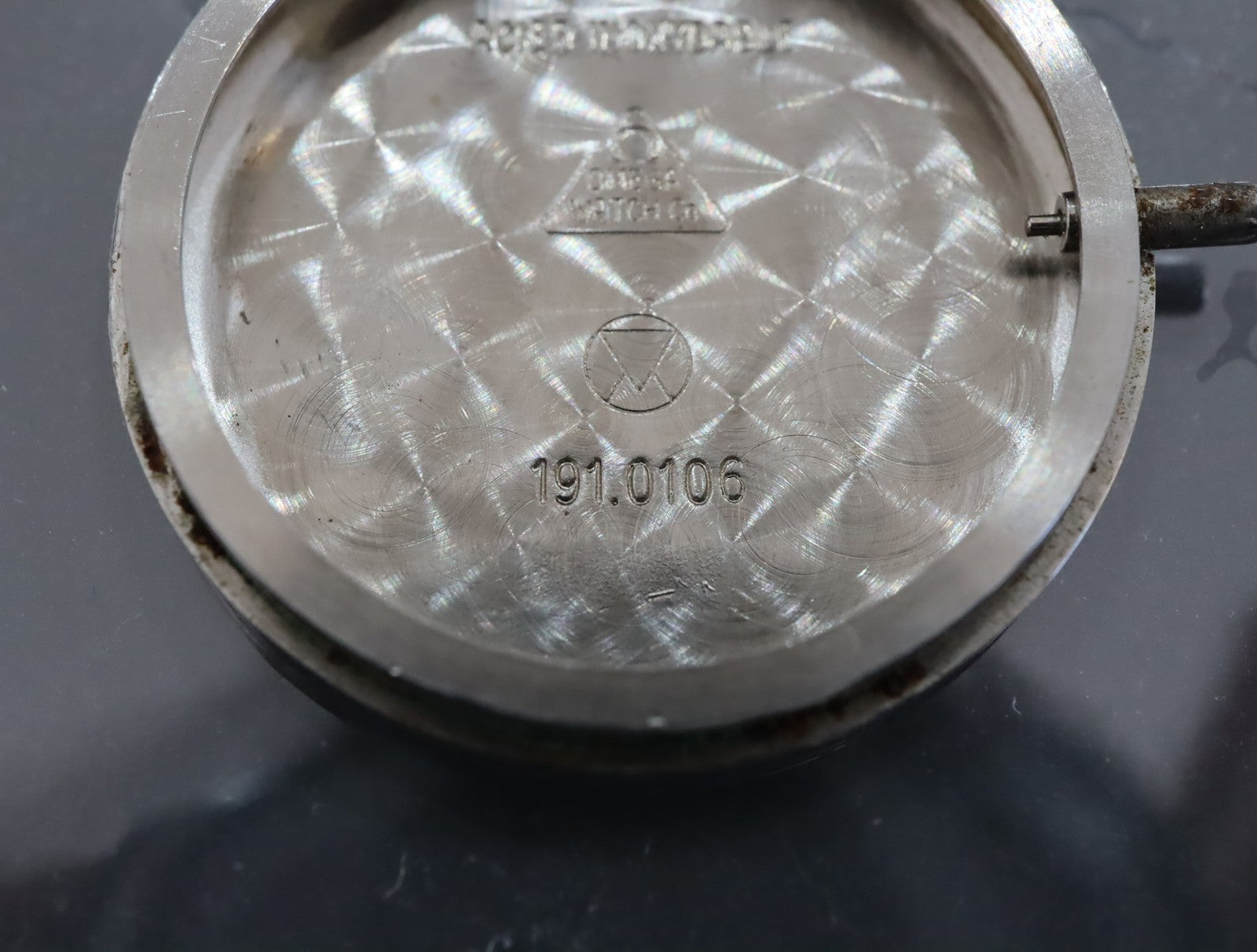 1981 Near MINT OMEGA De Ville 33mm 191.0106 Quartz Black Roman Dial Men Vintage