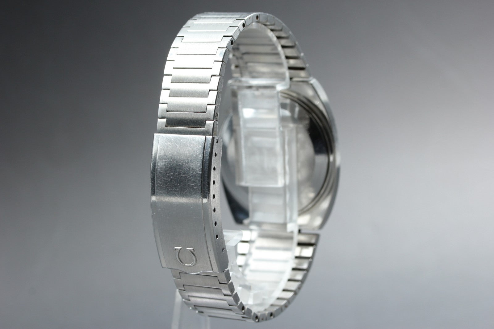 1974 Near MINT OMEGA Seamaster 35mm 166.0206 Automatic White Roman Men's Vintage