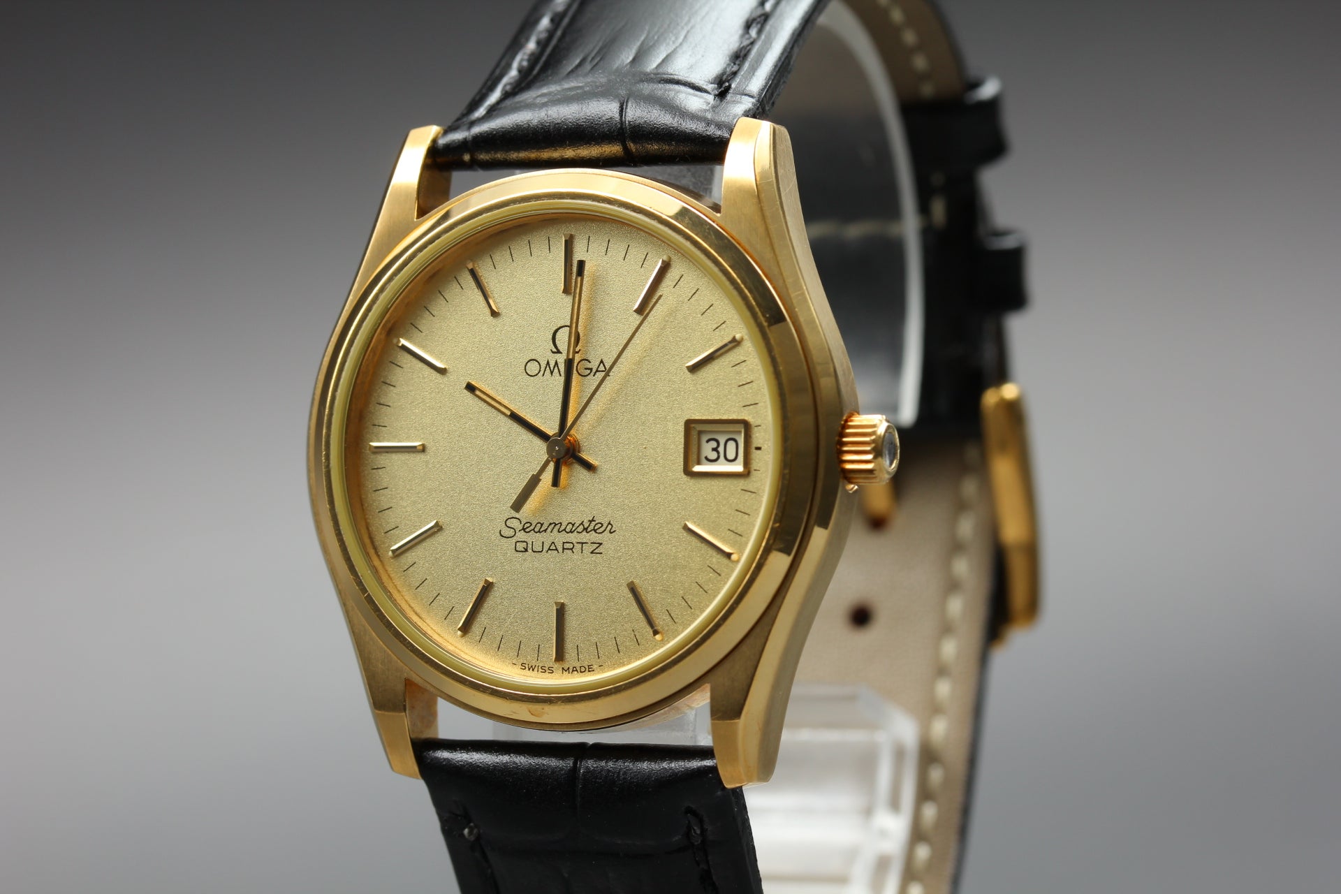 1979 MINT OMEGA Seamaster 34mm 196.0190 Quartz Gold Dial Men's Watch Vintage